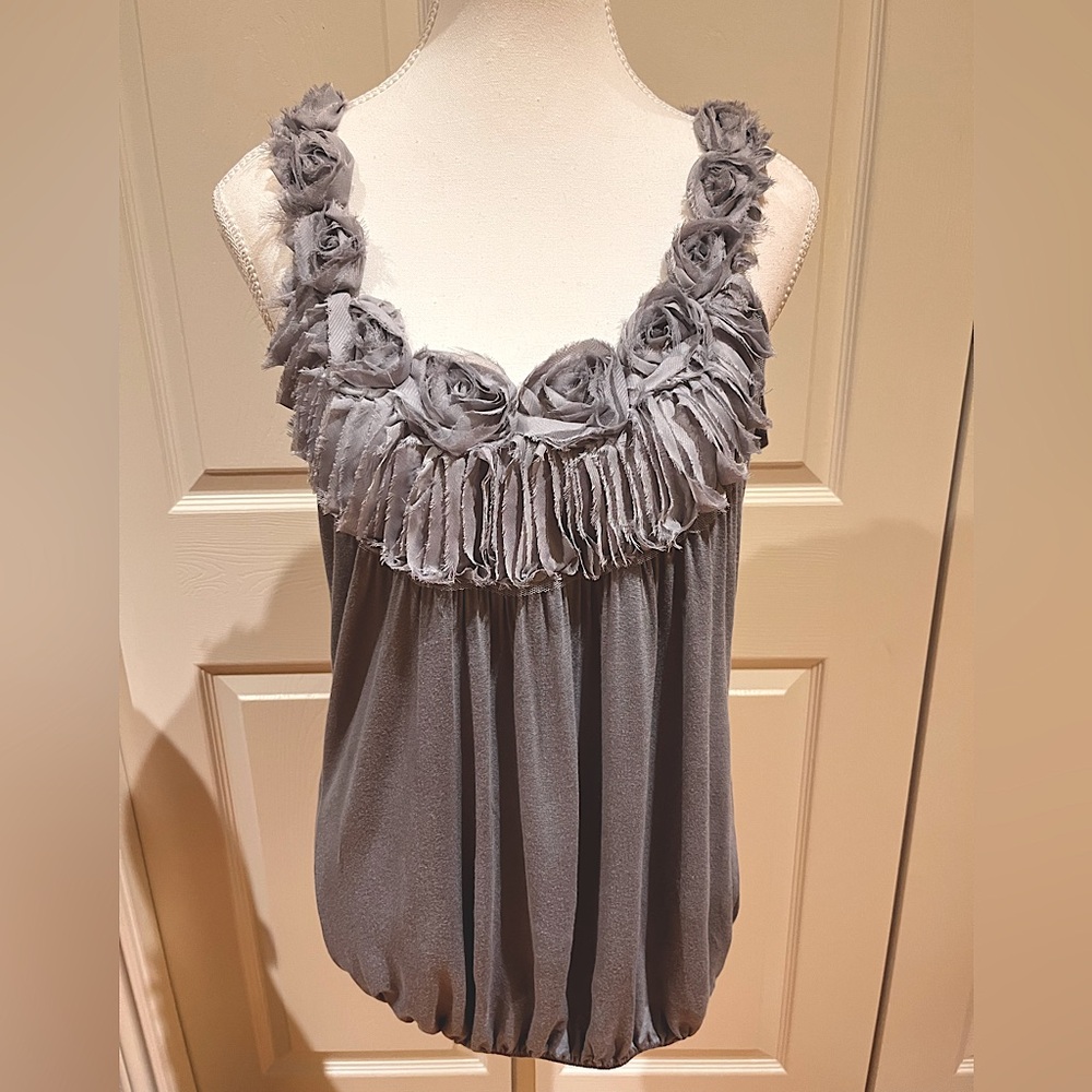 Sleeveless top with flower embellishment, Size Medium